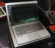 Asus Zenbook UX31 เพิ่มสีชมพูให้เลือก และจะนำ UX21 เข้ามาทำตลาดในไทยเร็วๆ นี้