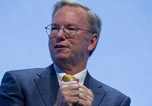 Eric Schmidt ขอร้องให้เกาหลีเหนือยกเลิกการปิดกั้นอินเตอร์เน็ต เพื่อเสรีภาพด้านข่าวสาร