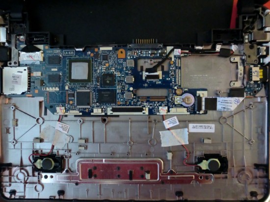01-01 เปิดฝา Toshiba AC100 Smartbook ข้างในมีแต่อากาศ แถม Ubuntu ไม่ได้เกิดด้วย