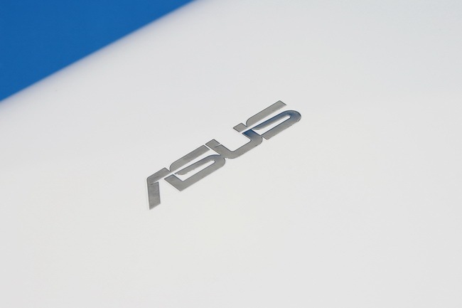 06 Asus Eee PC 1015P