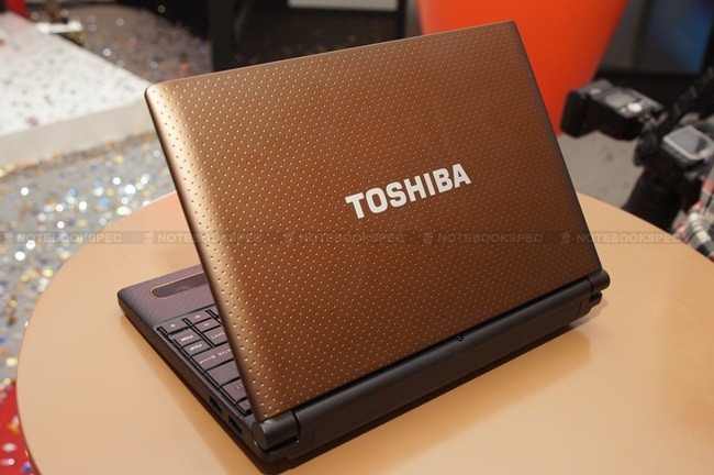 Toshiba NB520 24