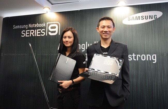 Samsung-9-Series-24