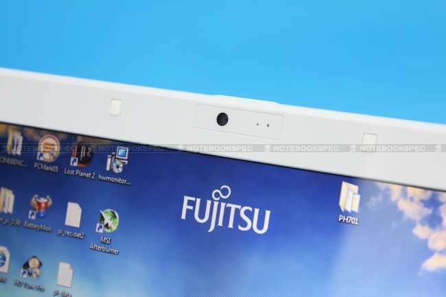 Fujitsu-LifeBook-PH701-13