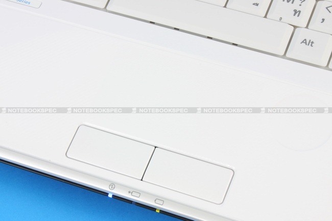 Fujitsu-LifeBook-PH701-25