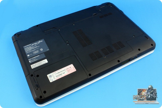 Fujitsu-Lifebook-AH531-34