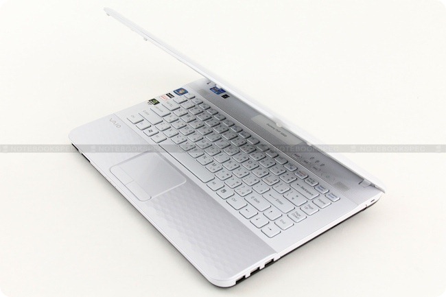 Review Sony Vaio EG18FH 24