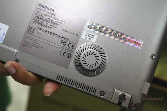Toshiba Portege Z830 Opening 103