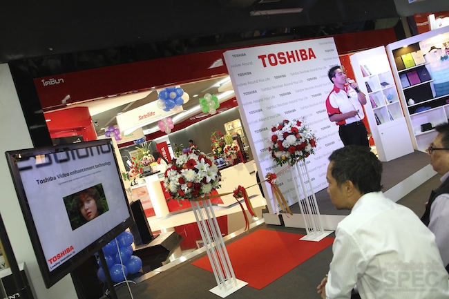 Toshiba Portege Z830 Opening 135