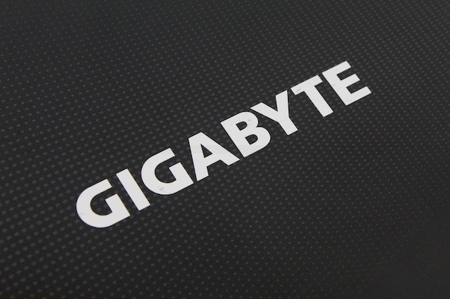 Review Gigabyte Q1700 32