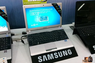Samsung-RV418-1