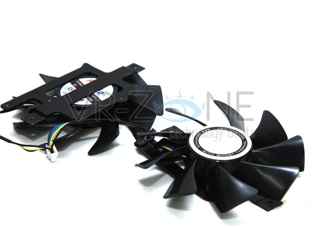 XFX R7970 Black Edition-11