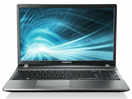 Samsung Series 5 NP550P5C T01US 15.6 inch Ivy Bridge Notebook front