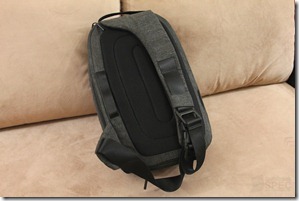 Incase DSLR Pro Sling Pack Review 006