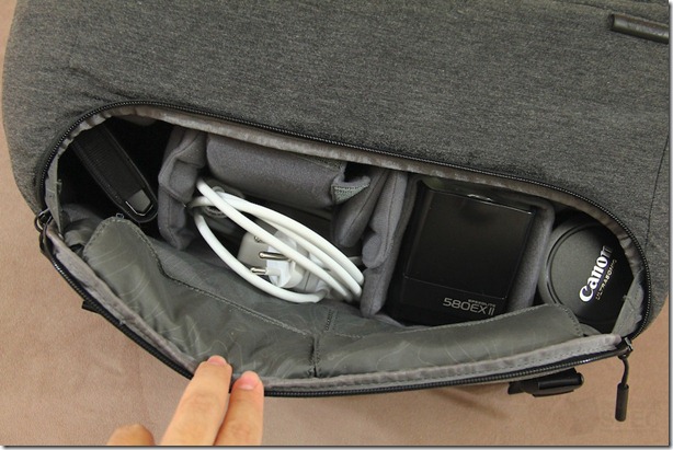 Incase DSLR Pro Sling Pack Review 018