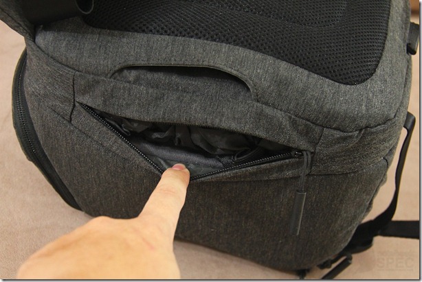 Incase DSLR Pro Sling Pack Review 037