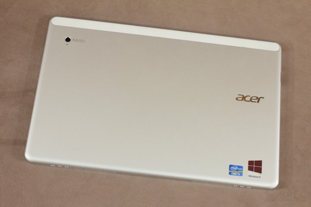 Acer ICONIA W700 Review 006