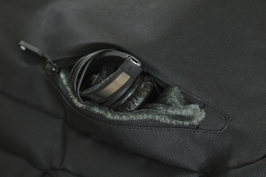 Incase Backpack 17 Review 007