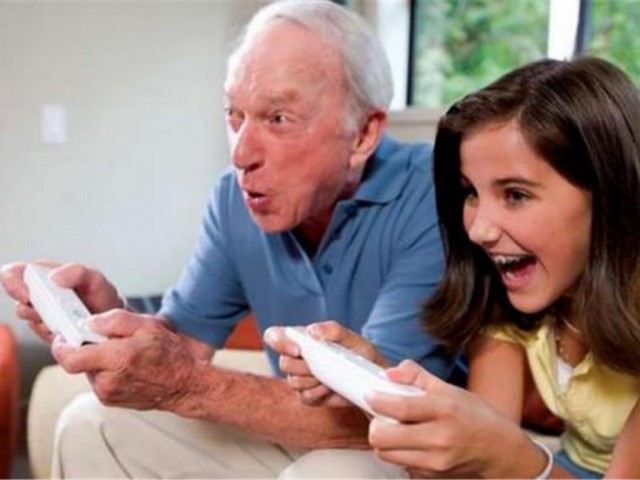 old-man-gaming