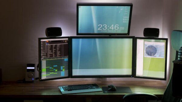 amazing computer station setup four monitors two portrail two landscape
