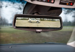 replace your rearview mirror with a video feed in 2016 300