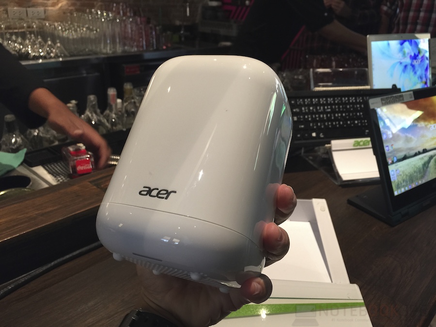 Acer hands-on revo one-talk s 005