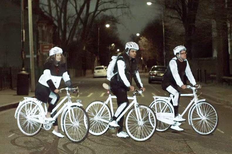 volvos-lifepaint-spray-paint-for-night-cycling-turns-anything-reflective-0