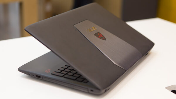 ASUS GL552JX Preview 32