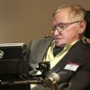 Stephen Hawking talks to 600