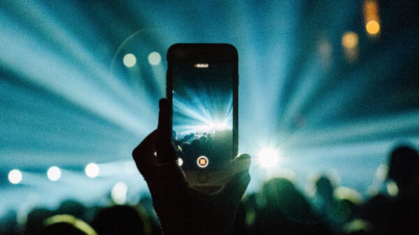 Apple could soon block iPhones from taking photos at concerts 600 01