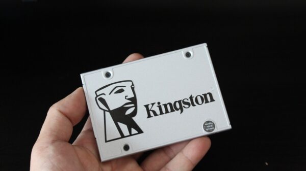 Kingston UV400 1