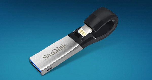 SanDisk iXpand Flash Drive 01