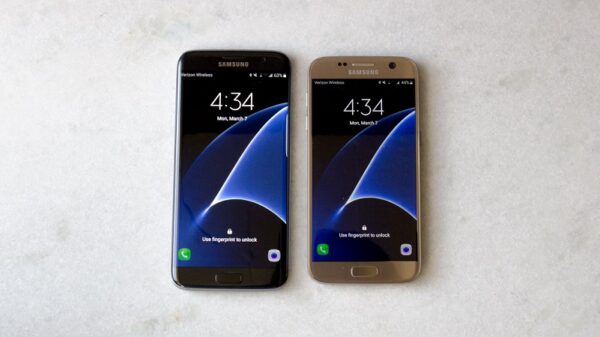 The Samsung Galaxy S7 and S7 Edge left 600 01