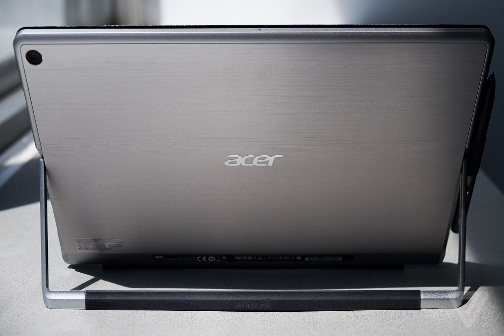 Acer Switch Alpha 12 600 02