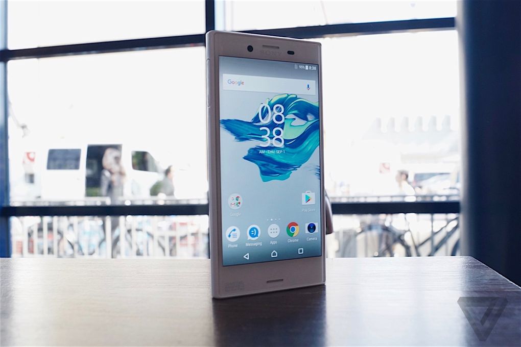 SONY XPERIA X Compact 600 06