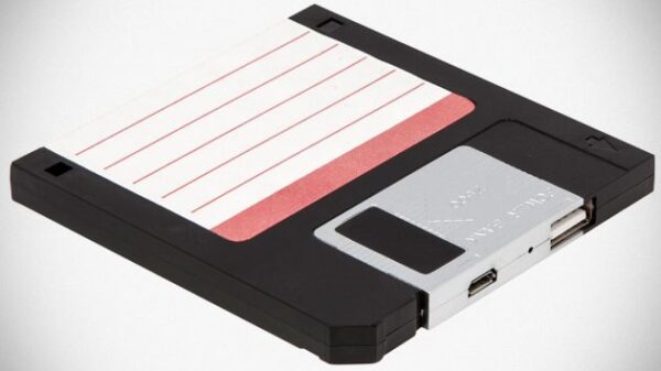 Floppy Disc Powerbank 1