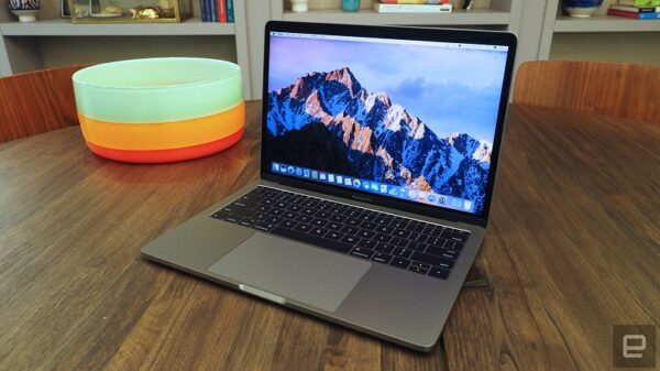 MacBook Pro without Touch Bar 600 01 e