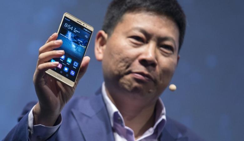 Huawei CEO Richard Yu presents Huawei's new smartphone, the Mate S, ahead the of the IFA Electronics show in Berlin, Germany, September 2, 2015. REUTERS/Hannibal Hanschke
