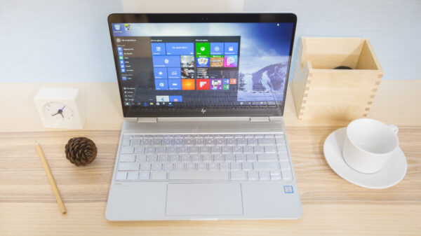 HP Spectre x360 2016 top 1