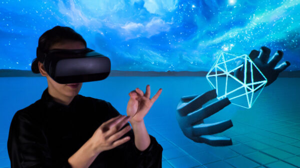 Leap Motion is developing a new input sensor that will track users hand motion in a VR 600