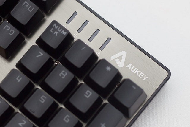 aukey-km-g3-indicators