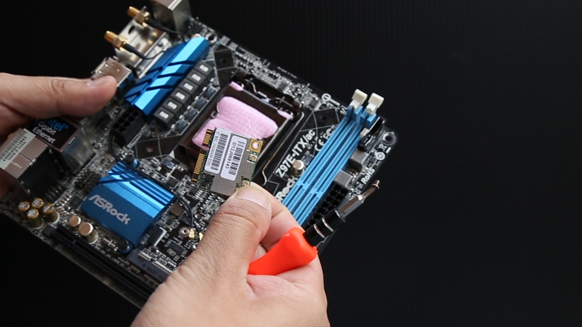 Cleaning mainboard 3
