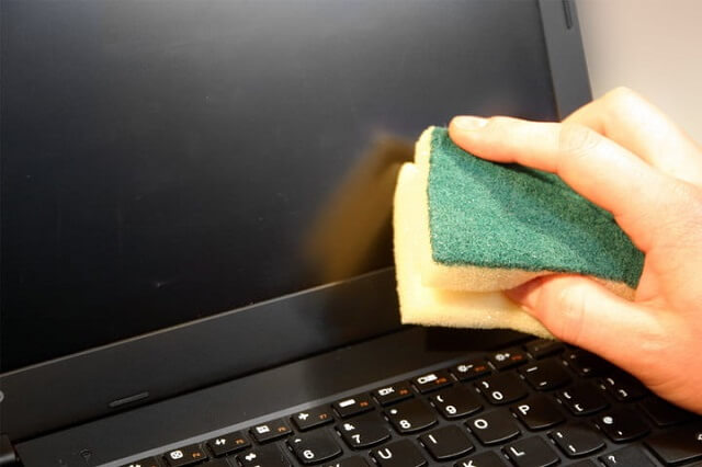 how to wipe laptop clean