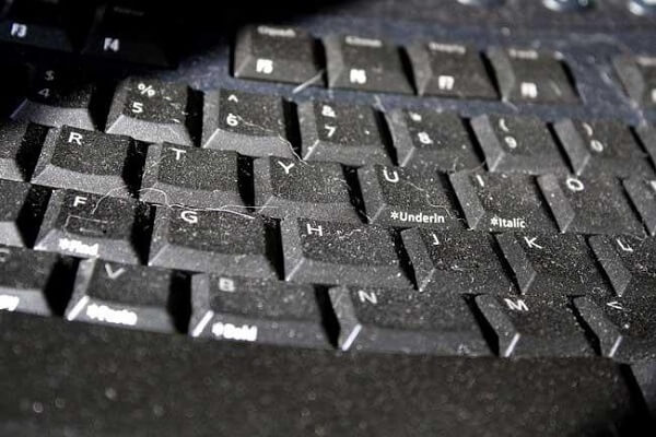 laptop Keyboard clean4