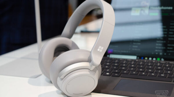 Microsoft Surface Headphones 2wed e1538640292790