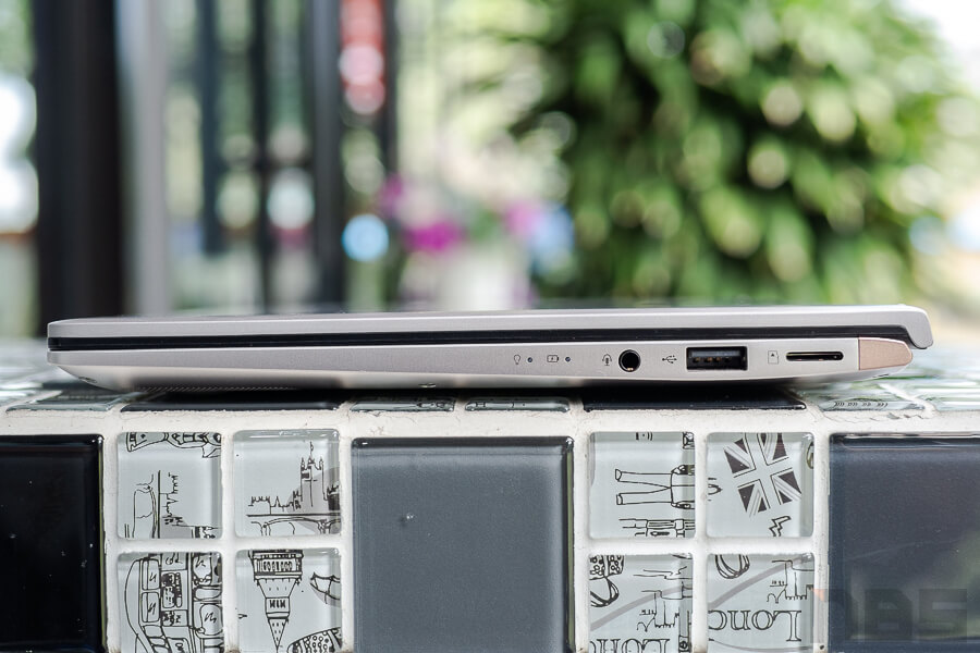 Review ASUS ZenBook UX333F NotebookSPEC 17