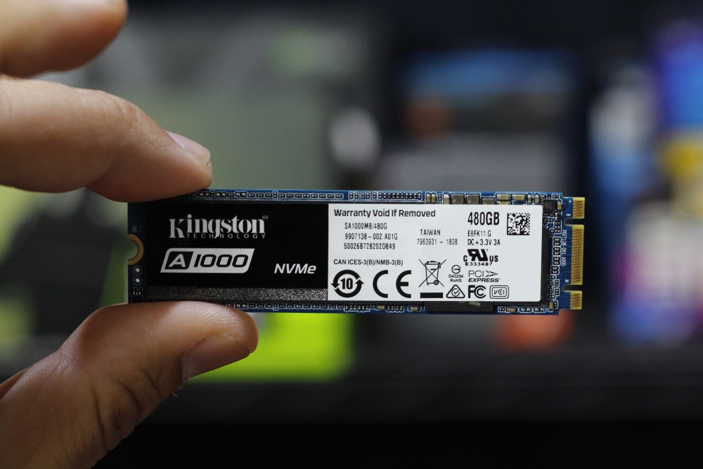 Kingston A1000 SSD 11