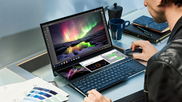 ZenBook Pro Duo UX581 Multitasking