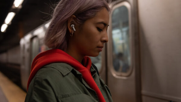 apple airpods pro lifestyle 102819