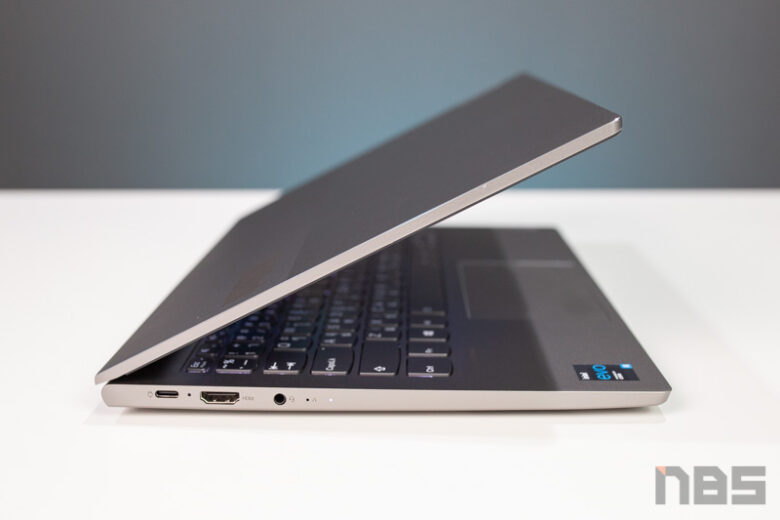 Lenovo ThinkPad 13s Core i Gen 11 Review 39