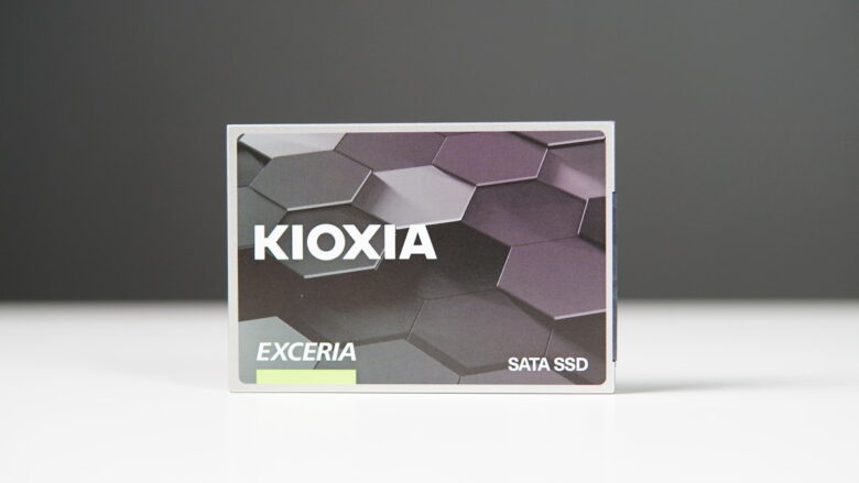 Unbox KIOXIA SSD 8